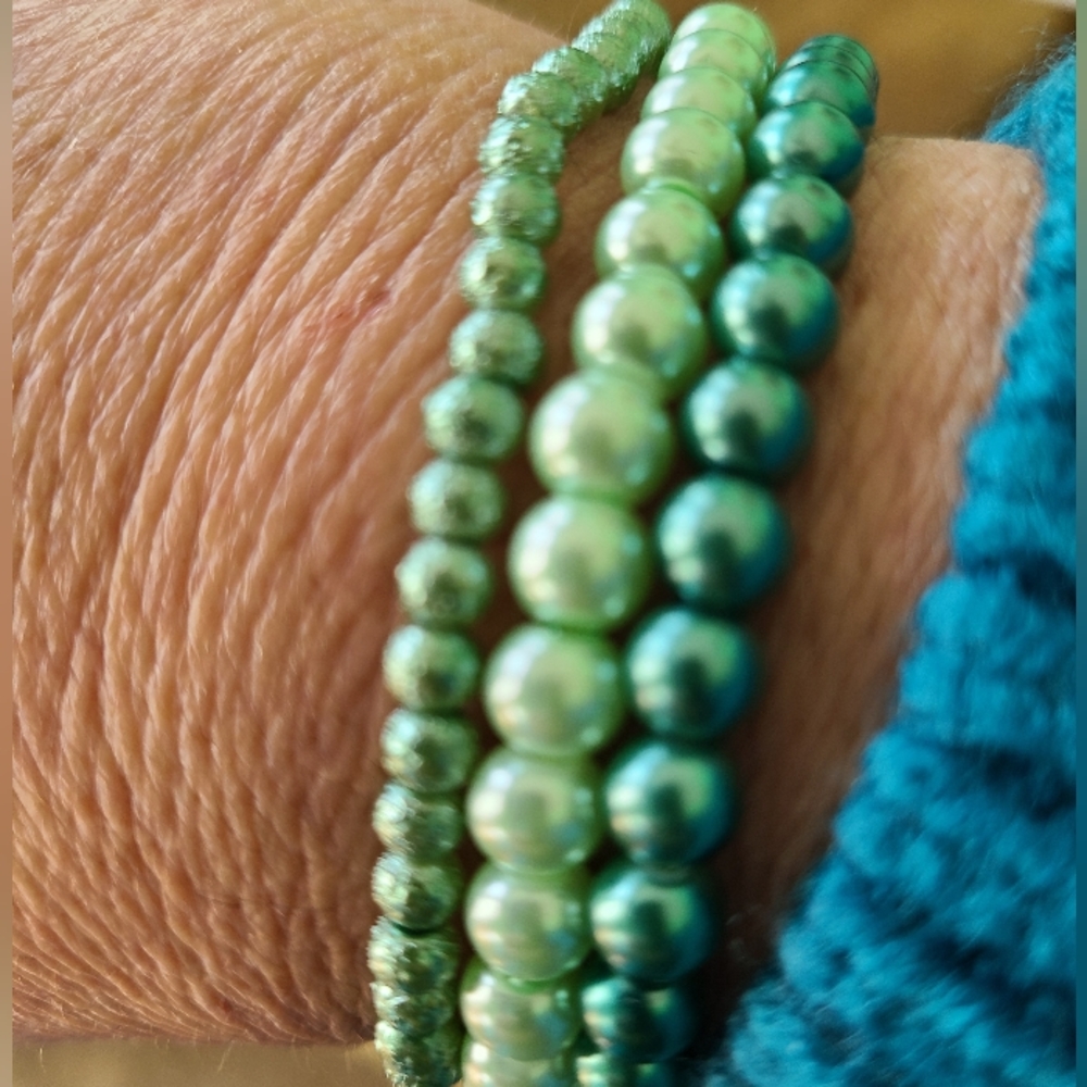 Bracelets - Picture 4 of 4